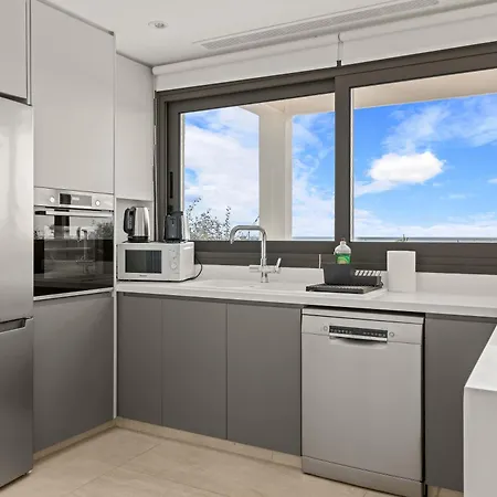 Serenity Waves 8 Willa *