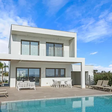 Serenity Waves 8 Villa *