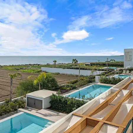 Serenity Waves 8 Villa *