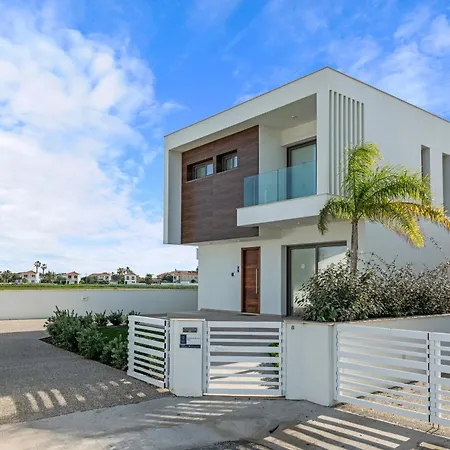 ヴィラ Serenity Waves 8