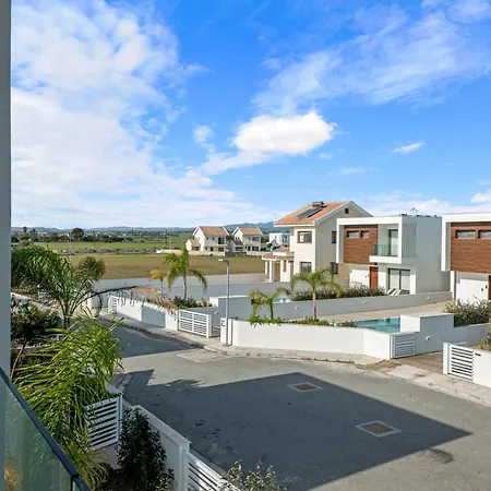 Serenity Waves 8 Villa *